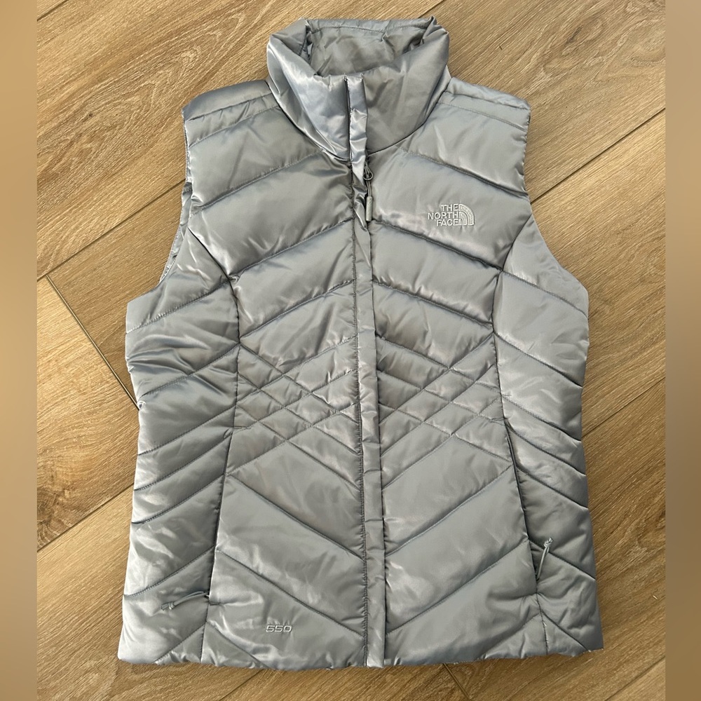 The North Face Womens S Aconcagua Quilted Puffer Zip Vest 550 Goose Down Silver